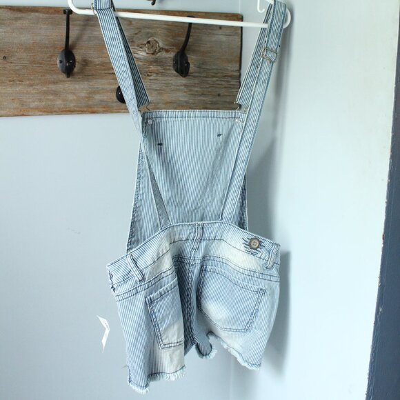 1st Kiss Hot Kiss Size Medium Overall Shorts - Picture 3 of 3